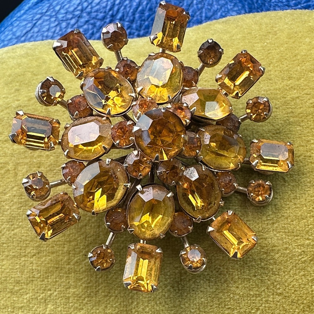 Vintage Starburst Gold-Tone Amber Colored Brooch